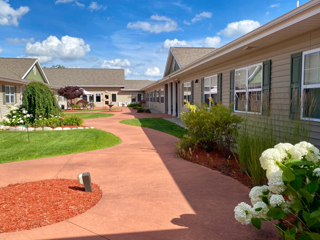 saginaw-community-backyard-walking-paths